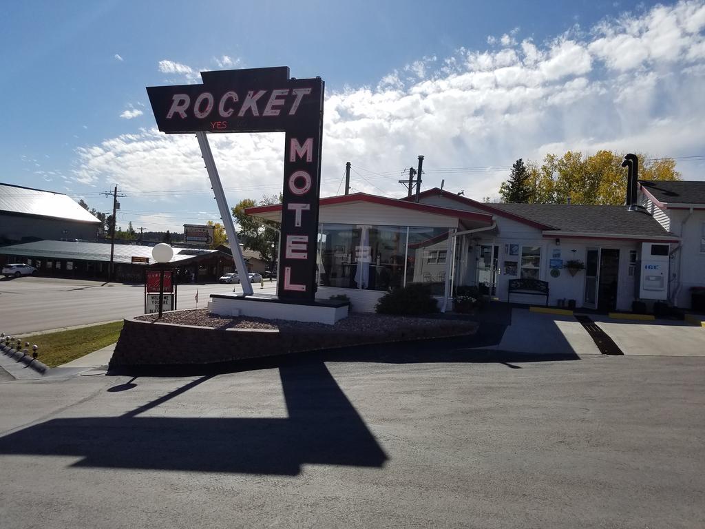Rocket Motel Къстър Екстериор снимка